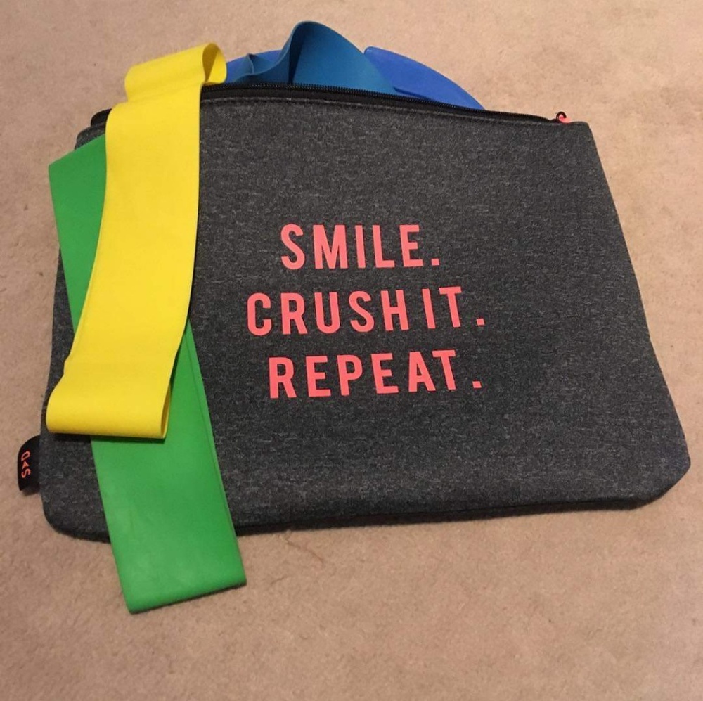 Smile crush repeat pouch